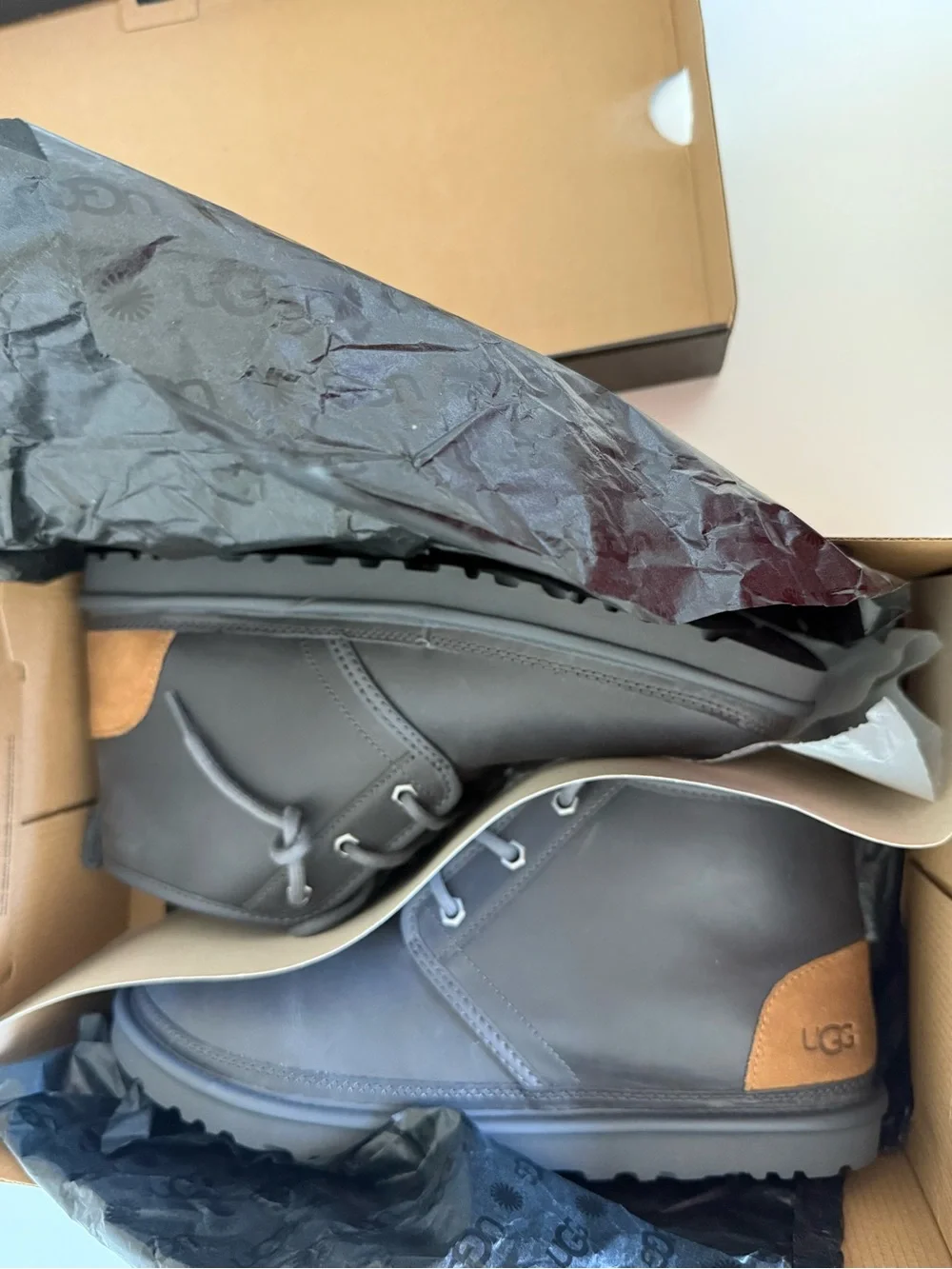 UGG Neumel Era Leather Chukka Boot